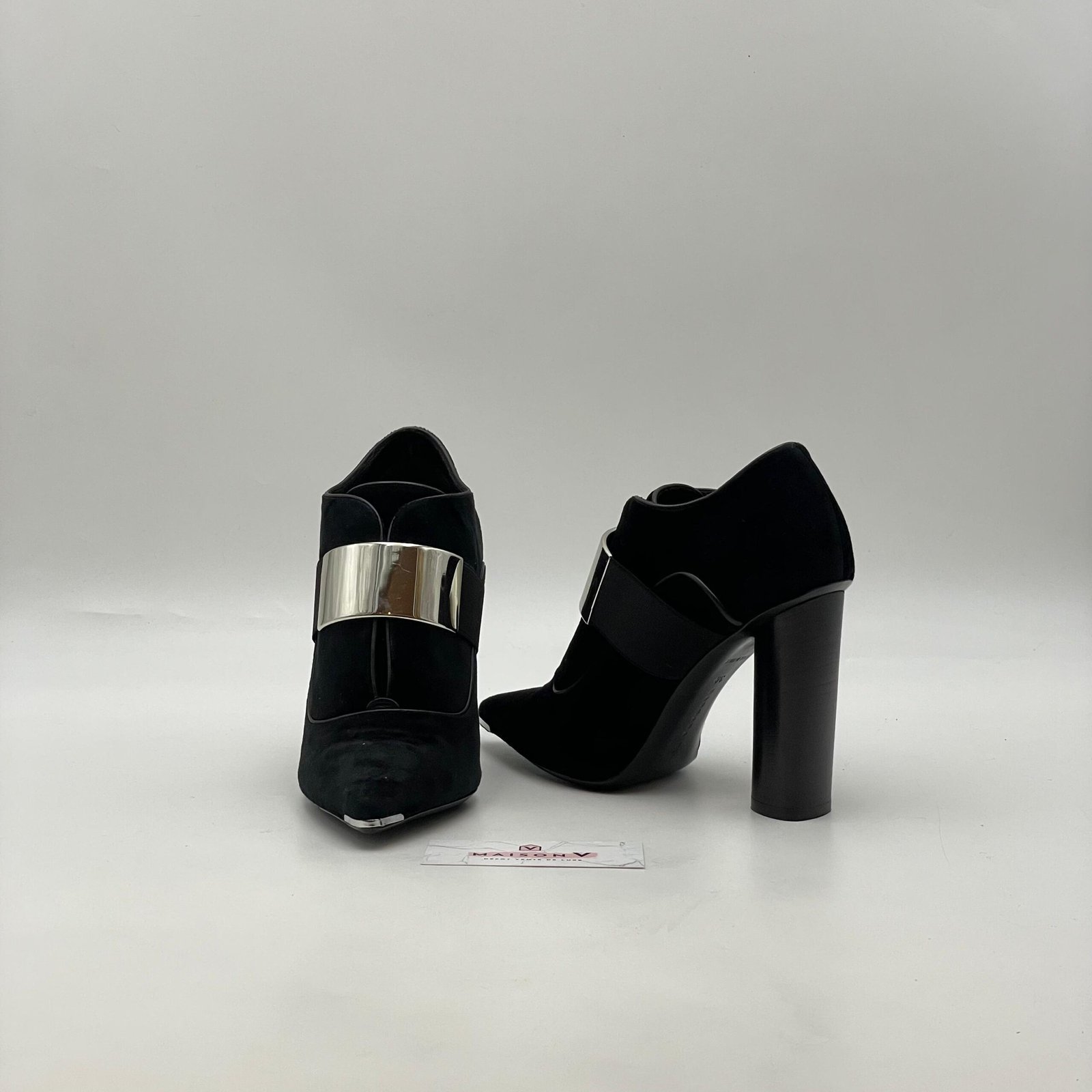 WhatsApp-Image-2024-11-18-at-17.50.41-scaled BARBARA BUI – Image 1