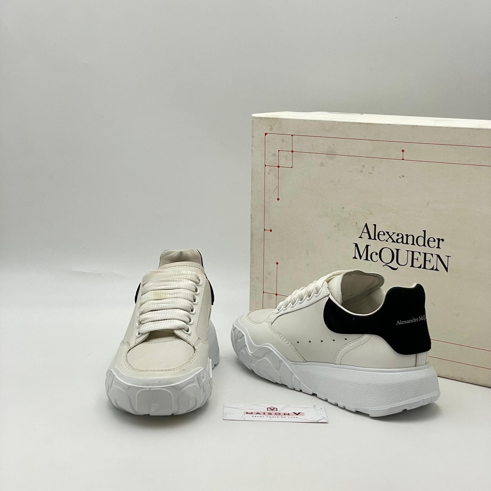 WhatsApp-Image-2024-11-25-at-10.48.24-scaled Alexander McQueen – Image 1