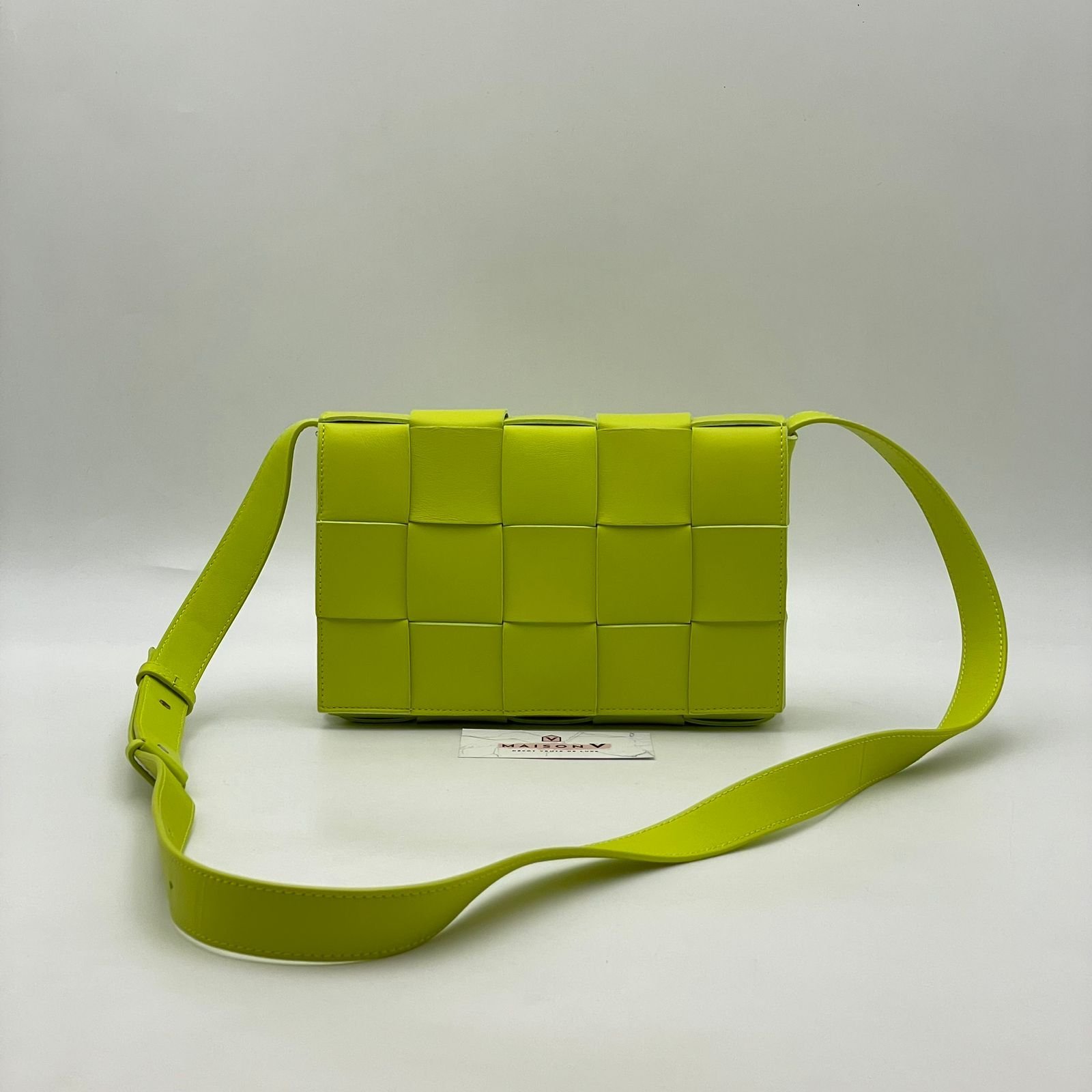 WhatsApp-Image-2024-12-03-at-15.57.09 BOTTEGA – Image 1