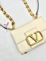 VALENTINO – Image 2