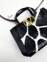 VALENTINO – Image 2