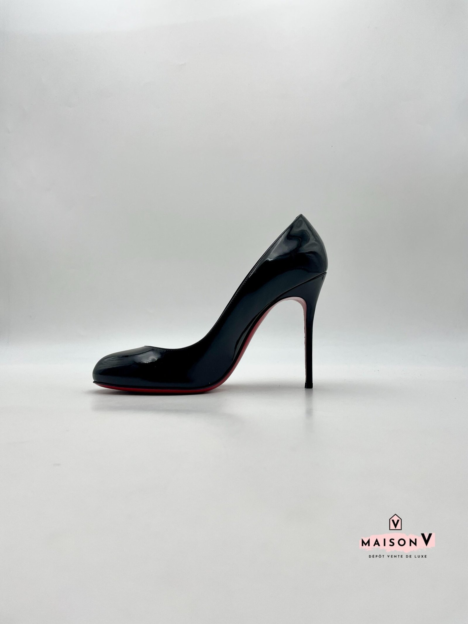 WhatsApp Image 2025-07-10 at 14.51.51 LOUBOUTIN – Image 1