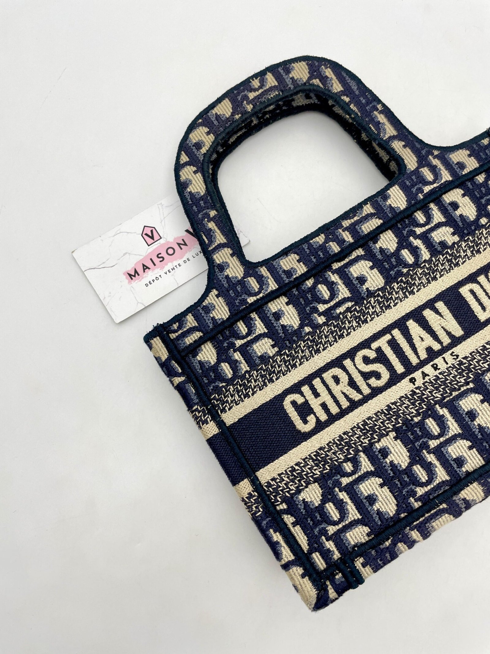 WhatsApp Image 2025-09-10 at 16.13.06 DIOR – Image 1