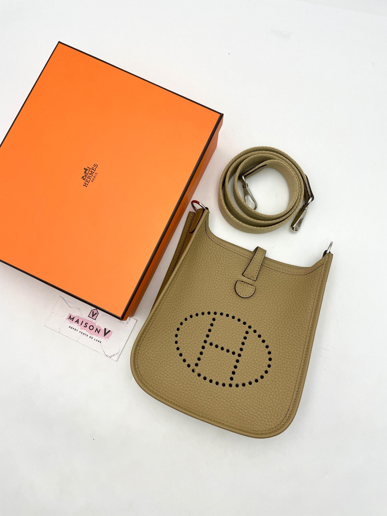 WhatsApp Image 2025-09-15 at 16.28.01 HERMES – Image 1