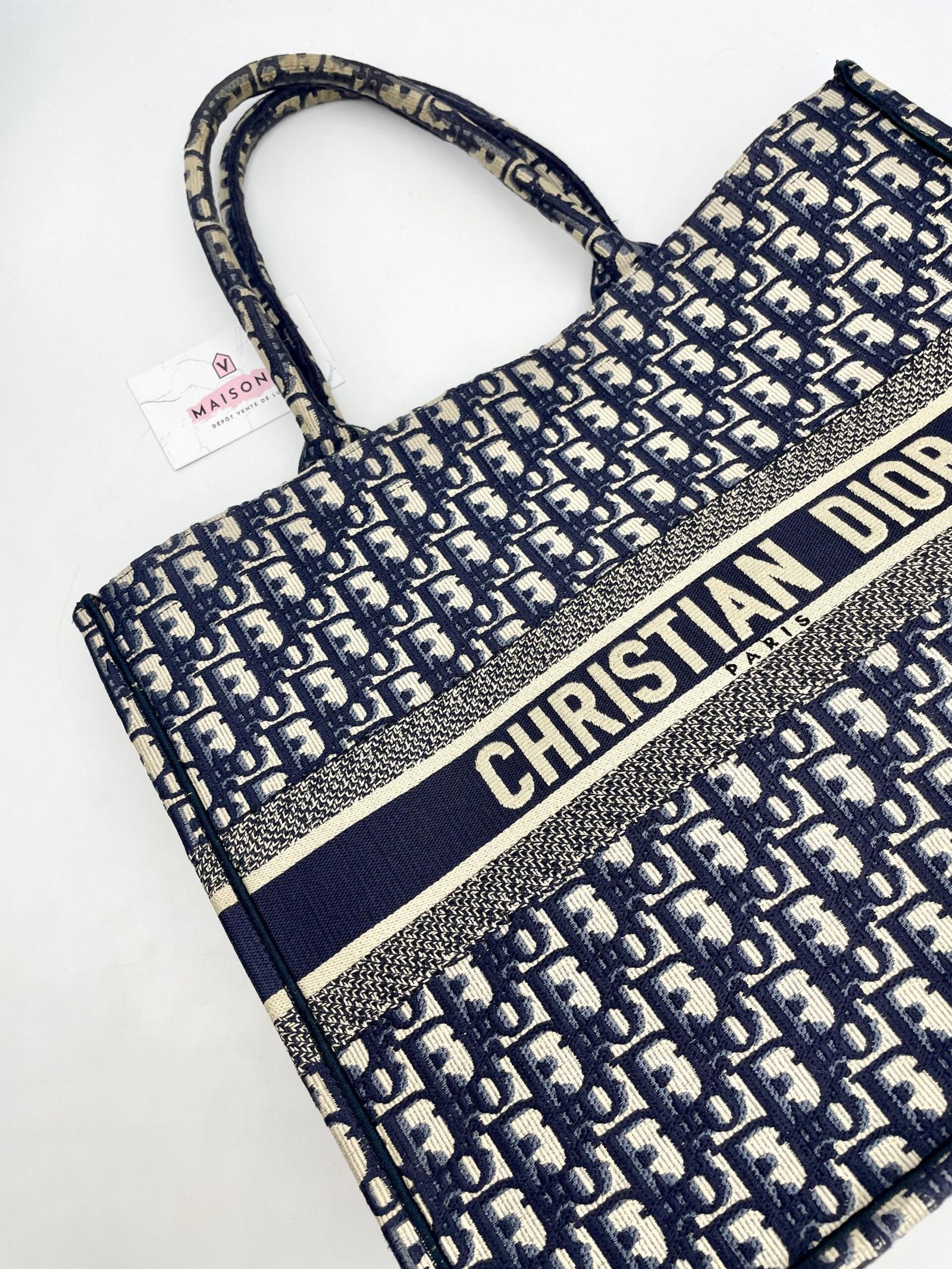 WhatsApp Image 2025-09-29 at 11.07.18 (1) DIOR – Image 1