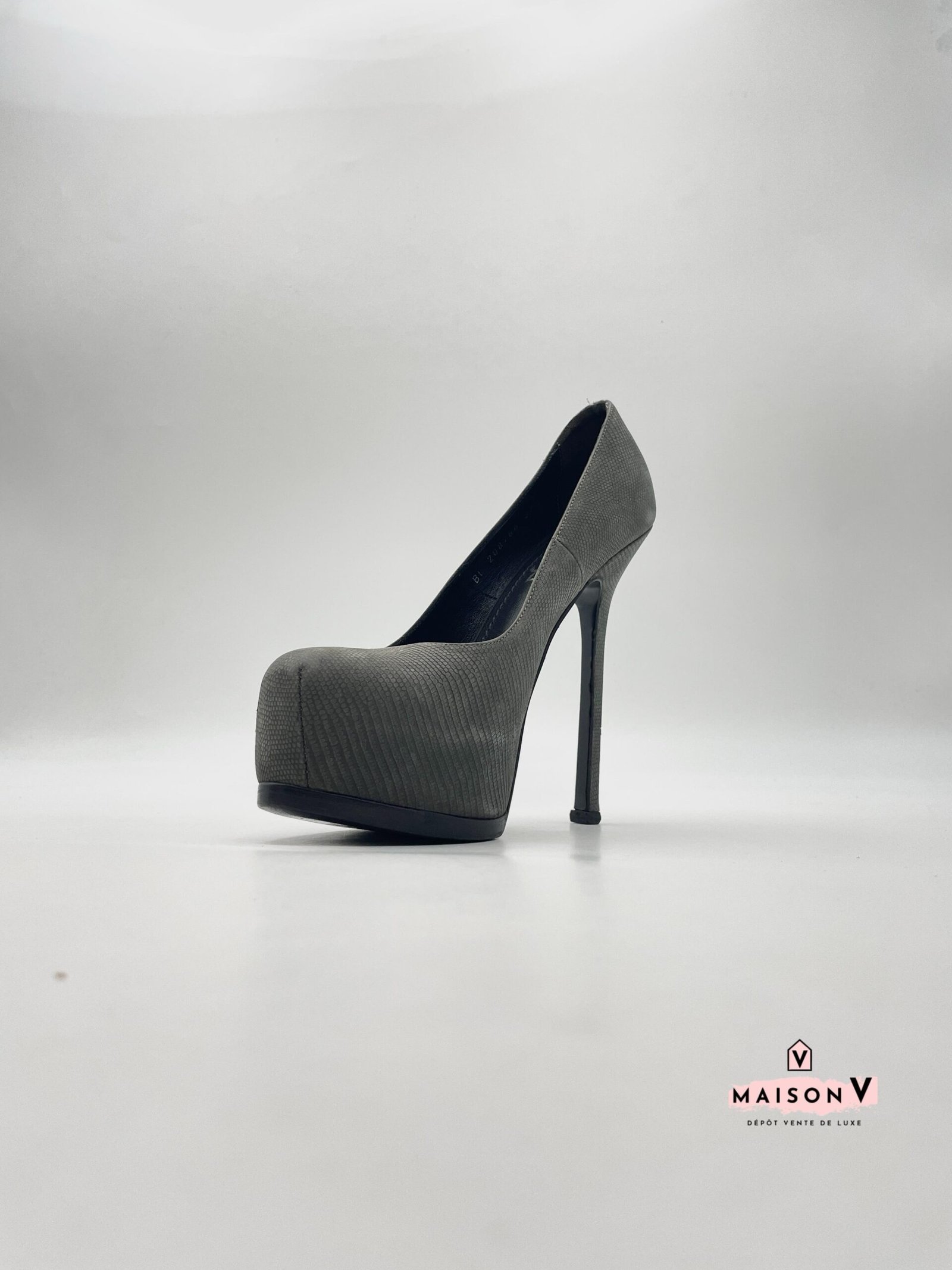 WhatsApp Image 2025-09-24 at 15.45.59 SAINT LAURENT – Image 1