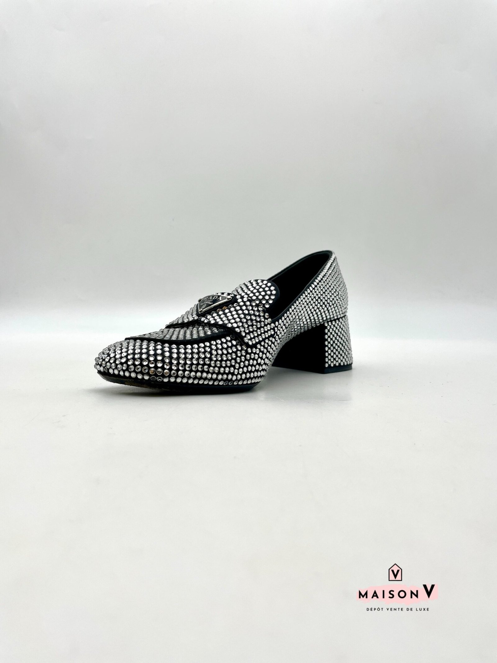 WhatsApp Image 2025-10-21 at 15.47.16 PRADA – Image 1