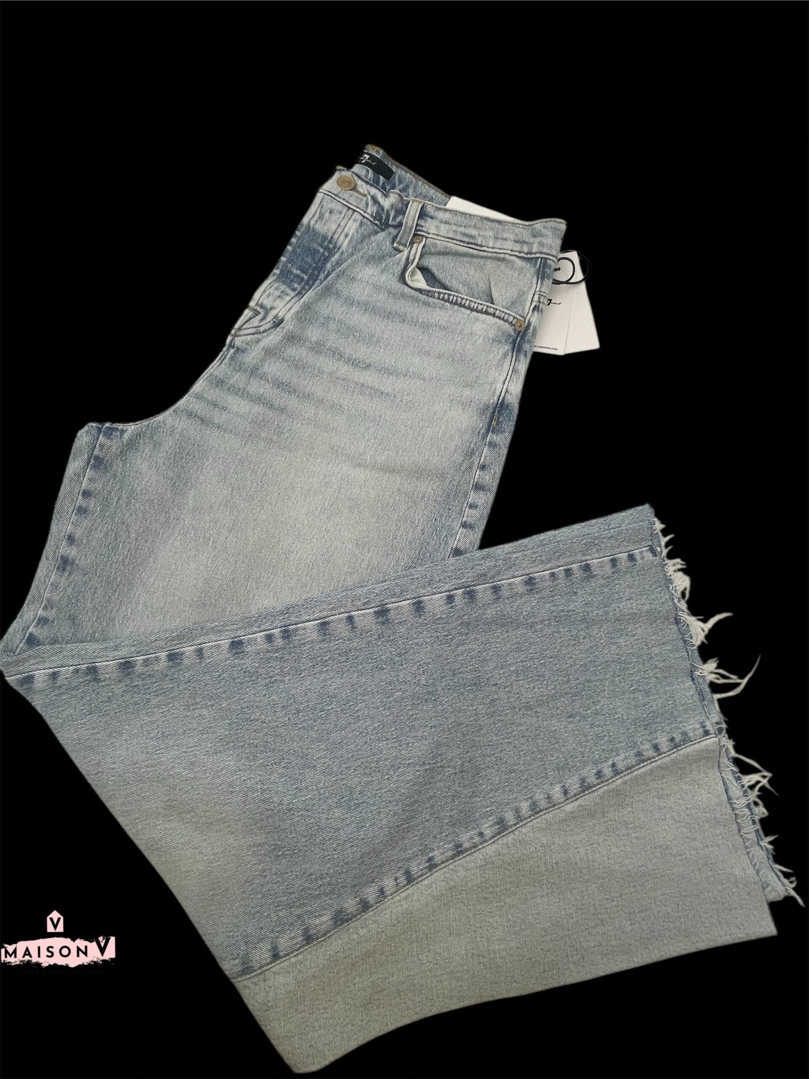 WhatsApp Image 2025-11-22 at 16.05.48 SEVEN – Image 1