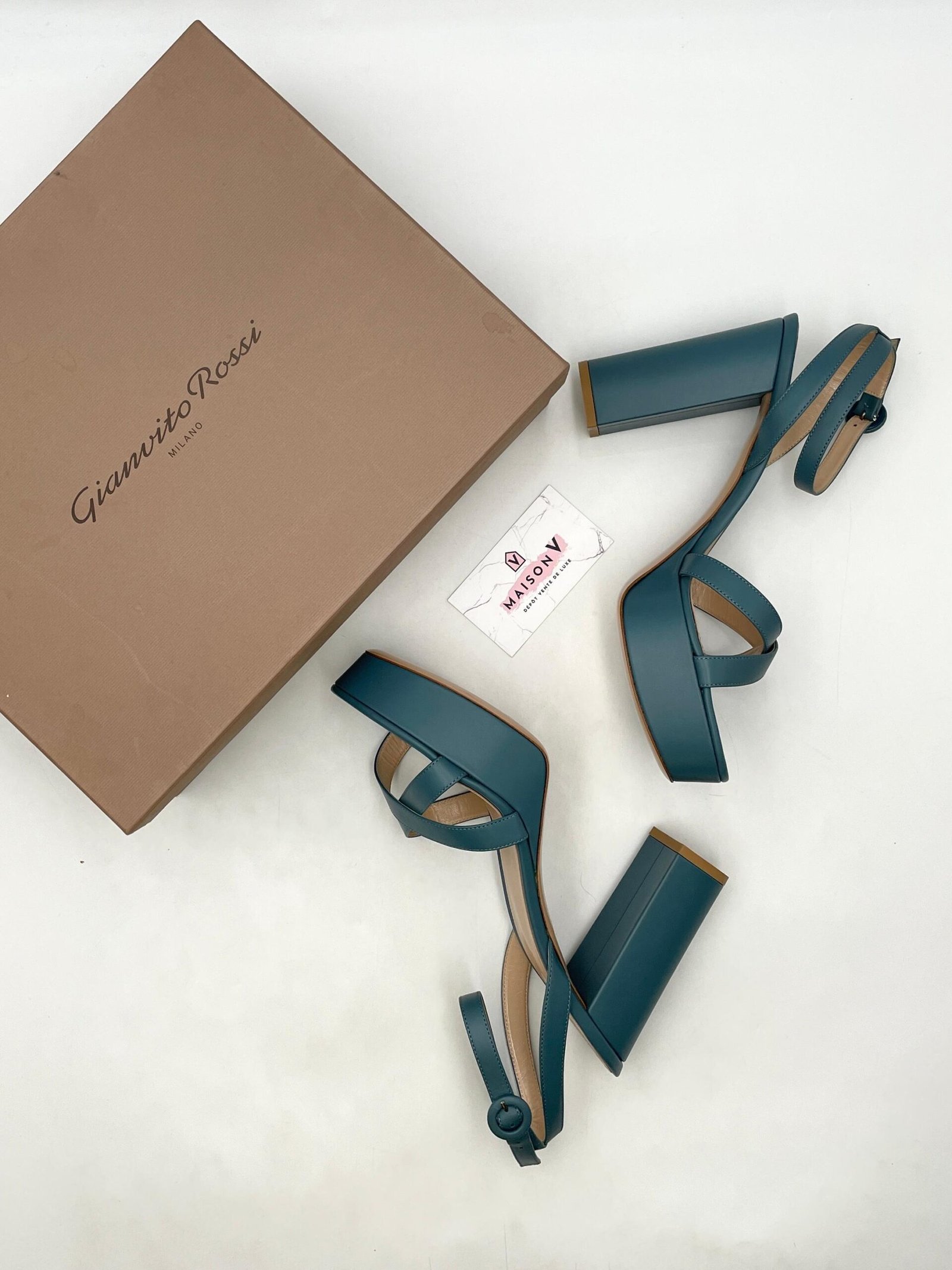 WhatsApp Image 2025-12-13 at 17.26.37 (2) GIANVITO ROSSI – Image 1