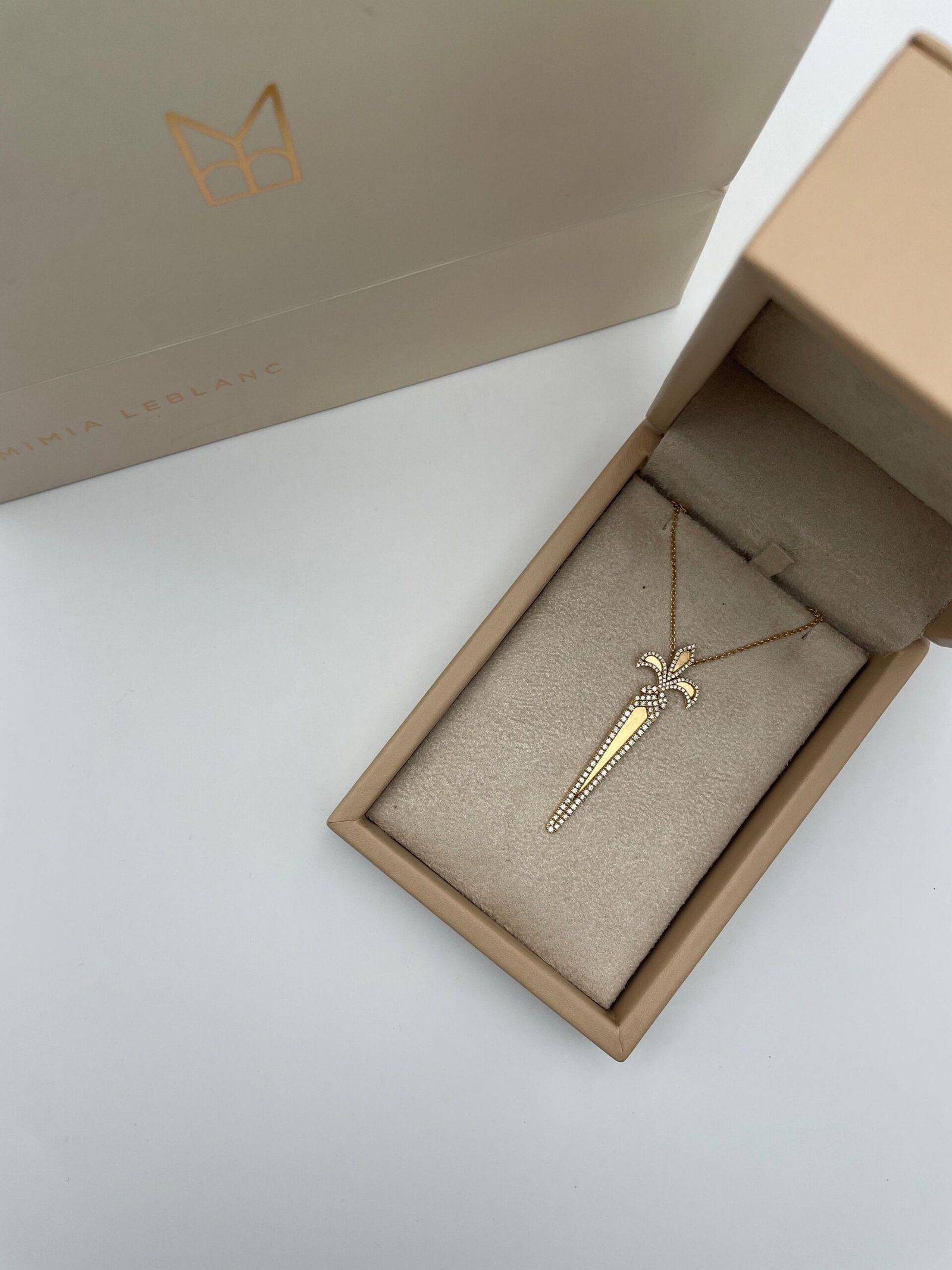 WhatsApp Image 2026-01-12 at 15.15.54 MIMIA LEBLANC – Image 1