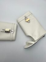 GIVENCHY – Image 3