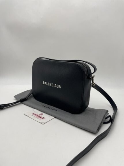 BALENCIAGA